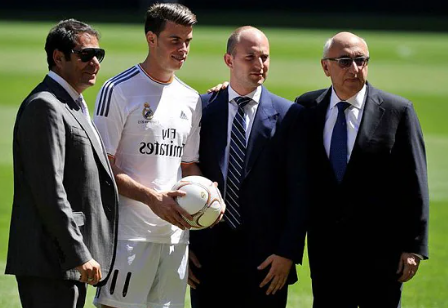 l'agent de joueur Jhonathan Barnett avec son joueur Gareth Bale